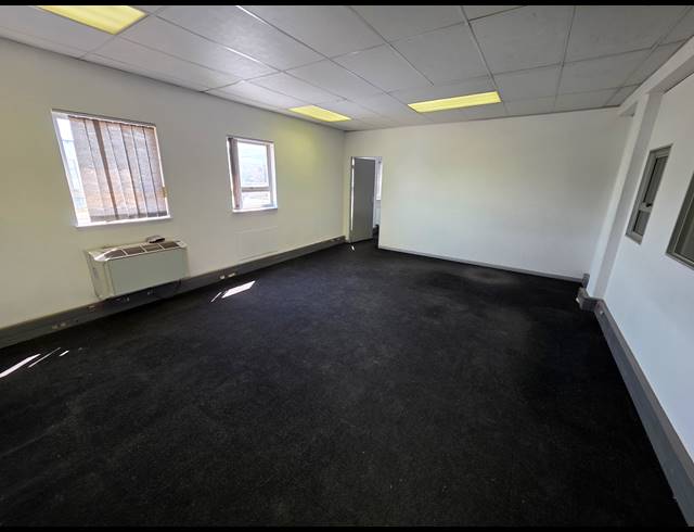 550M² WAREHOUSE TO LET IN STORMILL